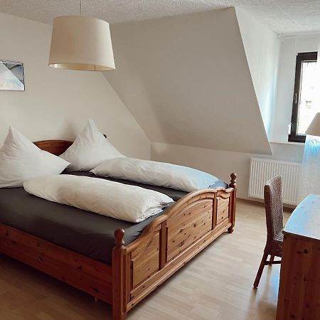 Ferienwohnung Moselflair Mit Direktem Blick Auf Die Mosel Und Weinberge Oberfell Buitenkant foto