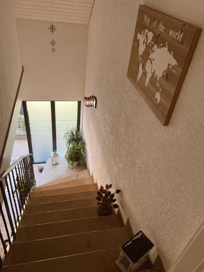 Ferienwohnung Moselflair Mit Direktem Blick Auf Die Mosel Und Weinberge Oberfell Buitenkant foto