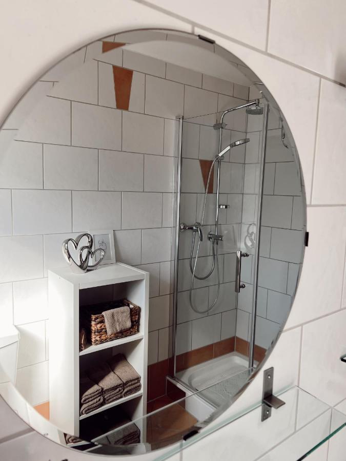 Ferienwohnung Moselflair Mit Direktem Blick Auf Die Mosel Und Weinberge Oberfell Buitenkant foto