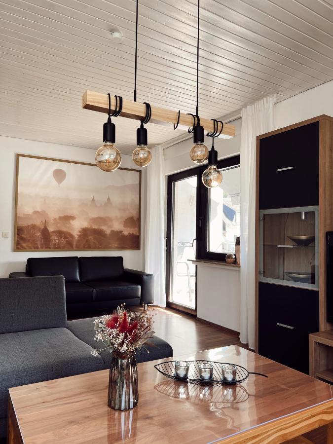 Ferienwohnung Moselflair Mit Direktem Blick Auf Die Mosel Und Weinberge Oberfell Buitenkant foto
