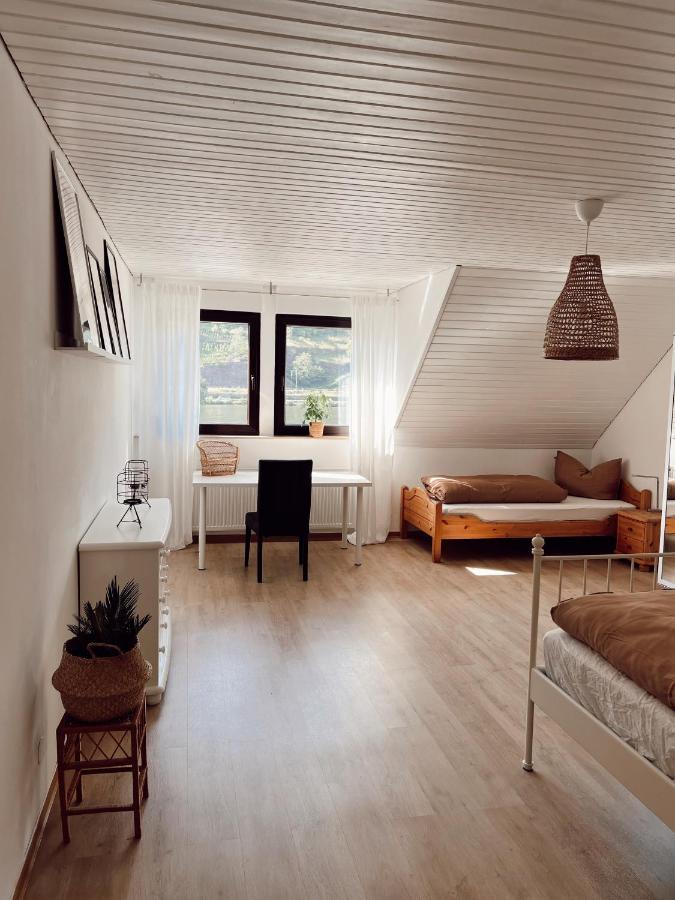 Ferienwohnung Moselflair Mit Direktem Blick Auf Die Mosel Und Weinberge Oberfell Buitenkant foto