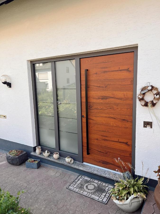 Ferienwohnung Moselflair Mit Direktem Blick Auf Die Mosel Und Weinberge Oberfell Buitenkant foto